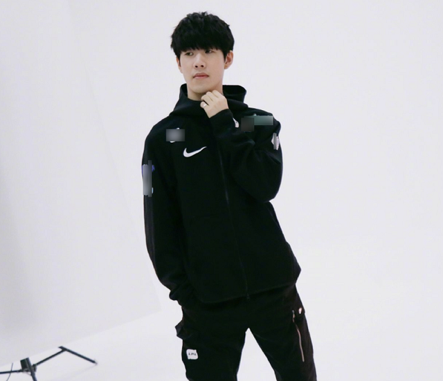 B8 在与 TSM 的比赛中退出了 Thunderpick 世界锦标赛 2024 预选赛。