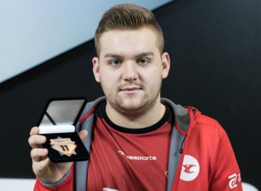 必须是学长！ Vampire 龙龟以1-17输给2023新生队，2023新生队击败2024新生队