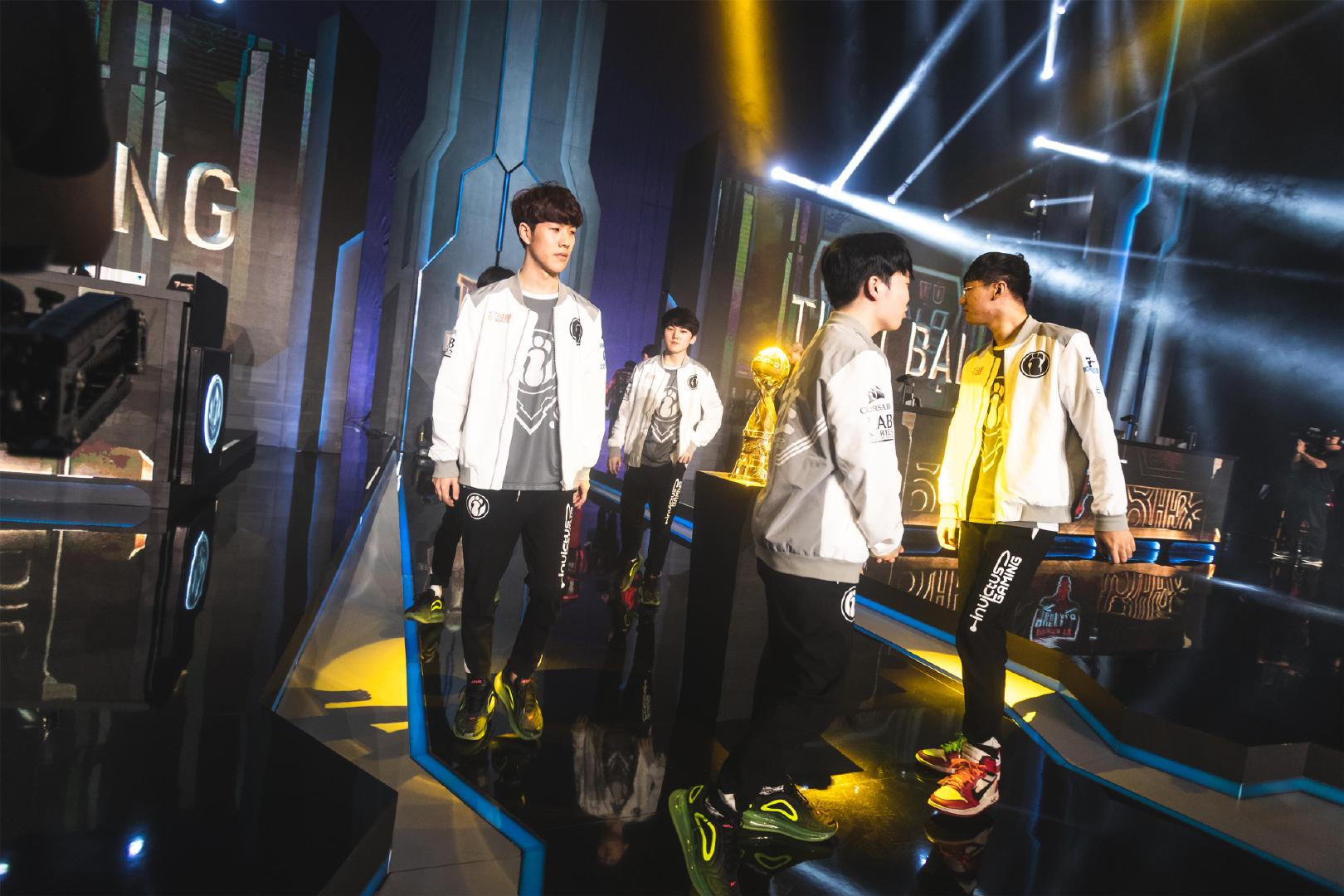 LCK官方更新季后赛对阵情况： Dplus KIA 主动选择 Nongshim RedForce Generation Gaming 将对阵 Hanwha Life Esports