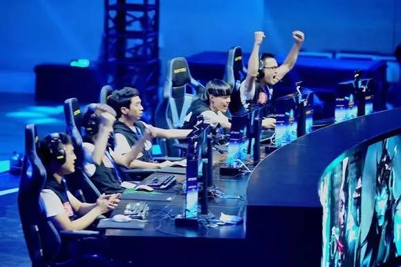 Twistzz 返回到 FaZe Clan